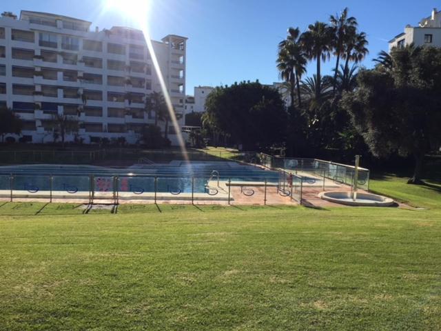 Large And Elegant In Puerto Banus With Pools And Paddle Lejlighed Marbella Eksteriør billede