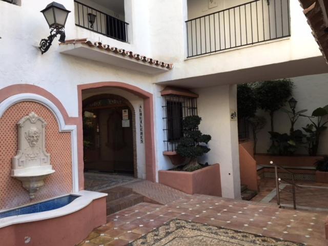 Large And Elegant In Puerto Banus With Pools And Paddle Lejlighed Marbella Eksteriør billede