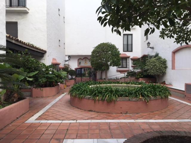 Large And Elegant In Puerto Banus With Pools And Paddle Lejlighed Marbella Eksteriør billede