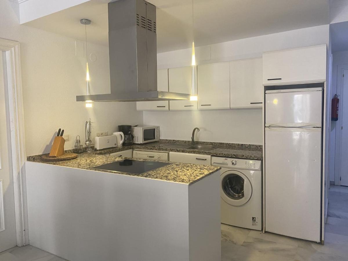 Large And Elegant In Puerto Banus With Pools And Paddle Lejlighed Marbella Eksteriør billede