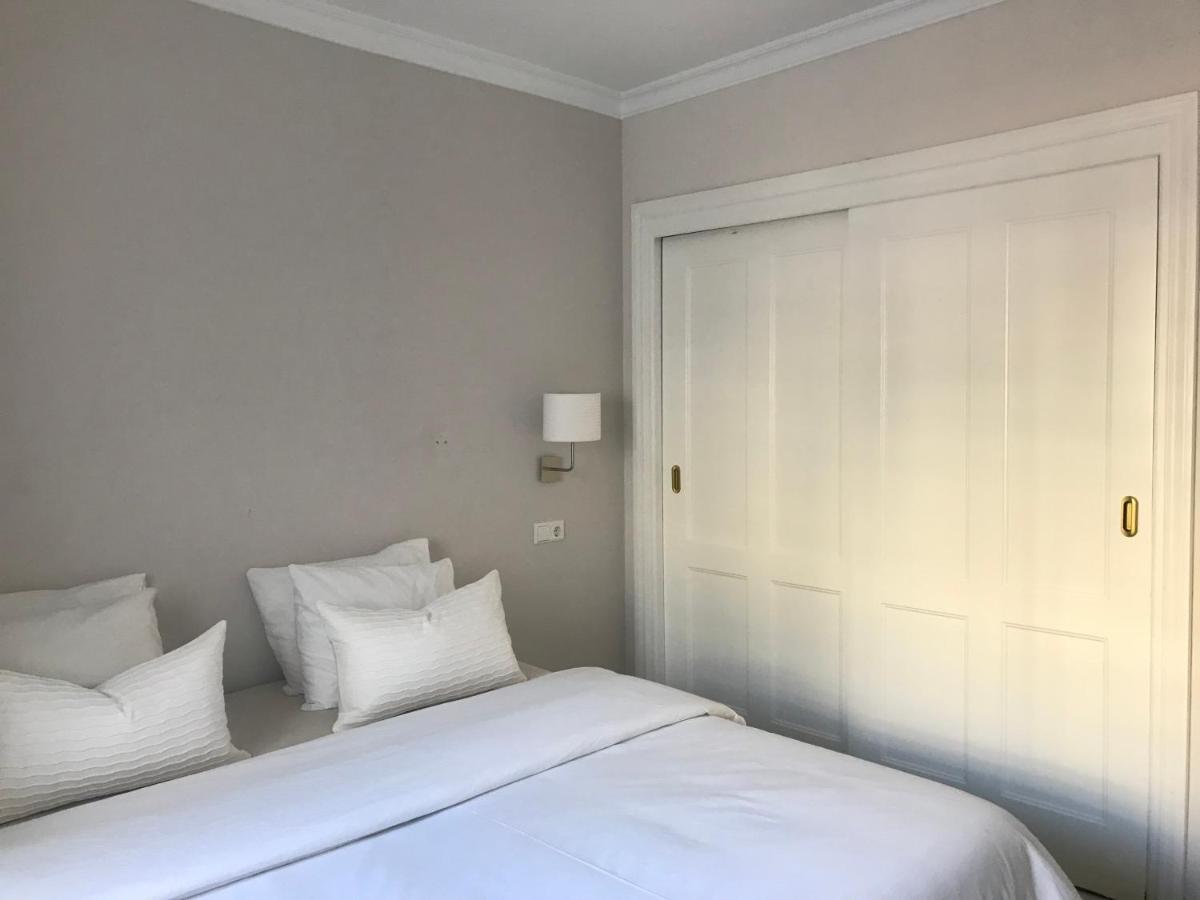 Large And Elegant In Puerto Banus With Pools And Paddle Lejlighed Marbella Eksteriør billede